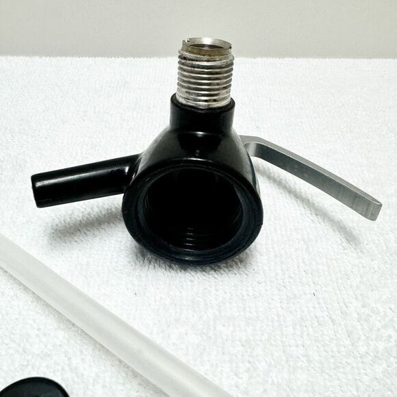 Vintage MCM Gold Seltzer Soda Siphon - Picture 8 of 10